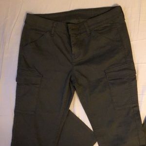 🎁 NWOT Uniqlo Skinny, Army Green Cargo Pants (Size 4)